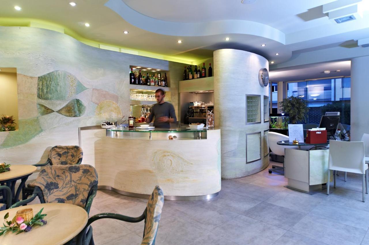Hotel Sirio リド・ディ・カマイオーレ エクステリア 写真